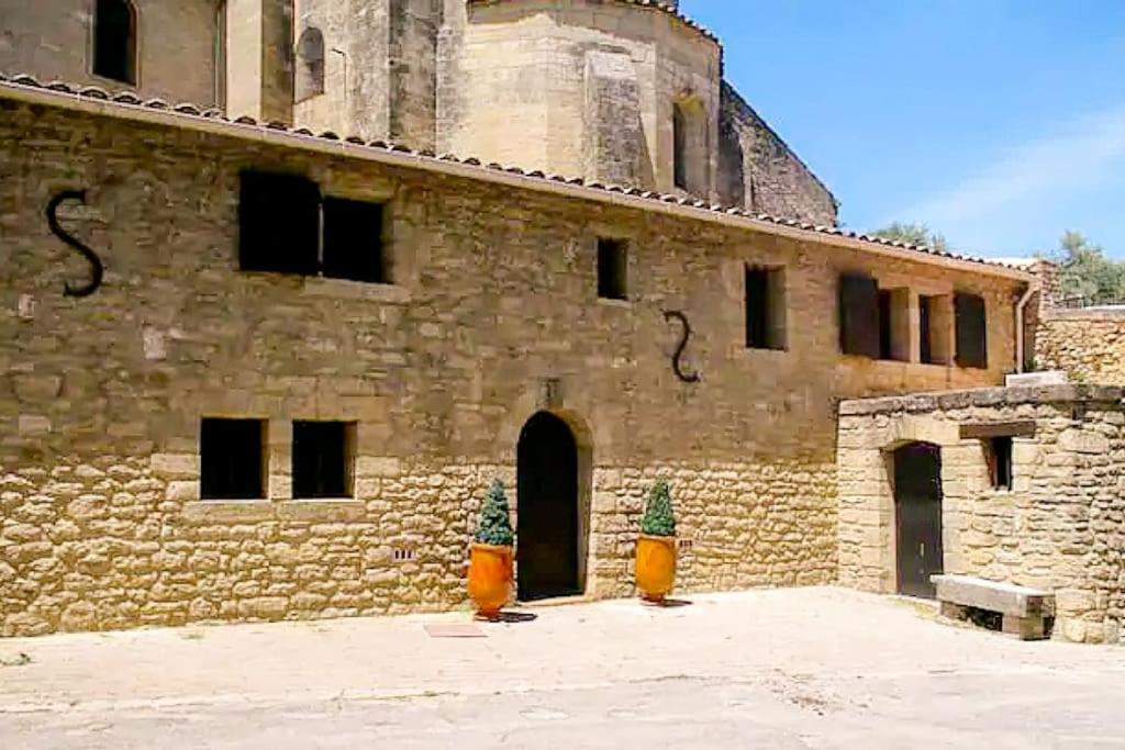 Gite En Provence Proche Avignon Sauveterre  Extérieur photo
